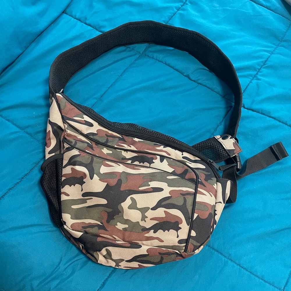 Bailey & Bella pet sling carrier